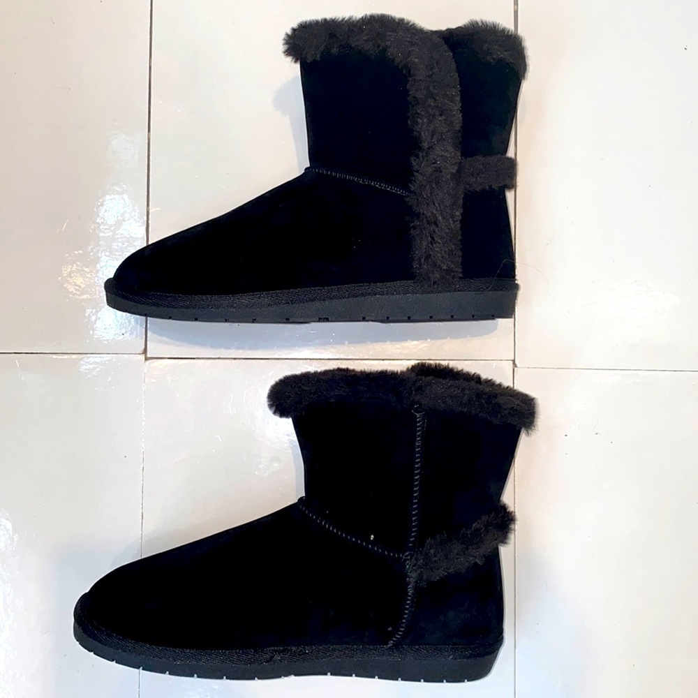 Sugar black micro suede faux fur lined boots. Traction bottoms. Size 7 NWT/Box.